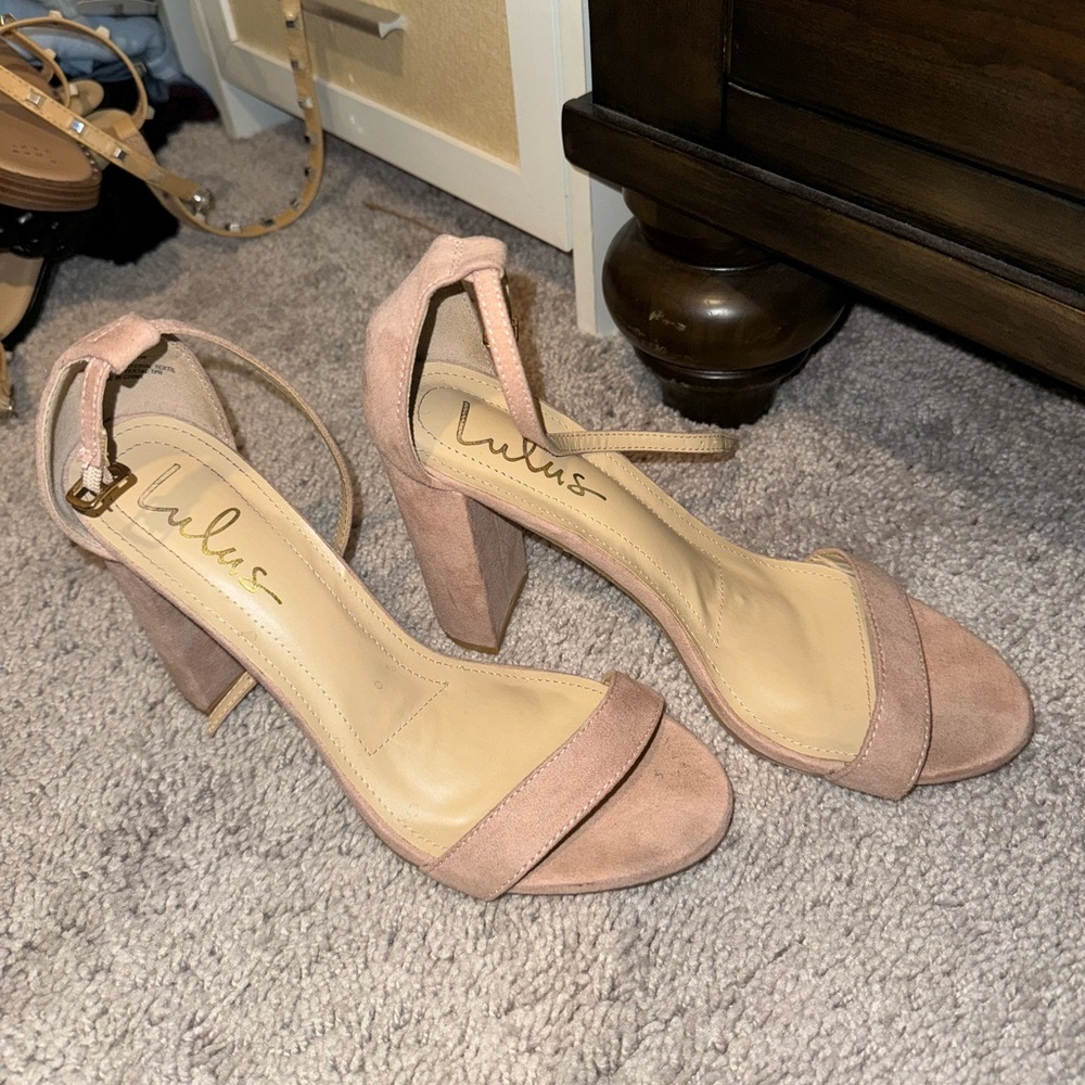 Lulu’s dusty rose heels